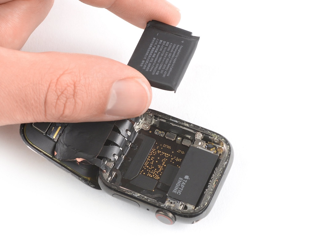 Thay pin Apple Watch Series 5 - Sua chua dien thoai Minh Phat Mobile HCM - Bac Lieu 0979150456 web https://minhphatmobile.com